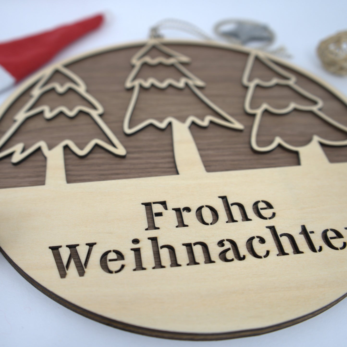 Holzschild „Frohe Weihnachten“ – Türdekoration handgefertigt