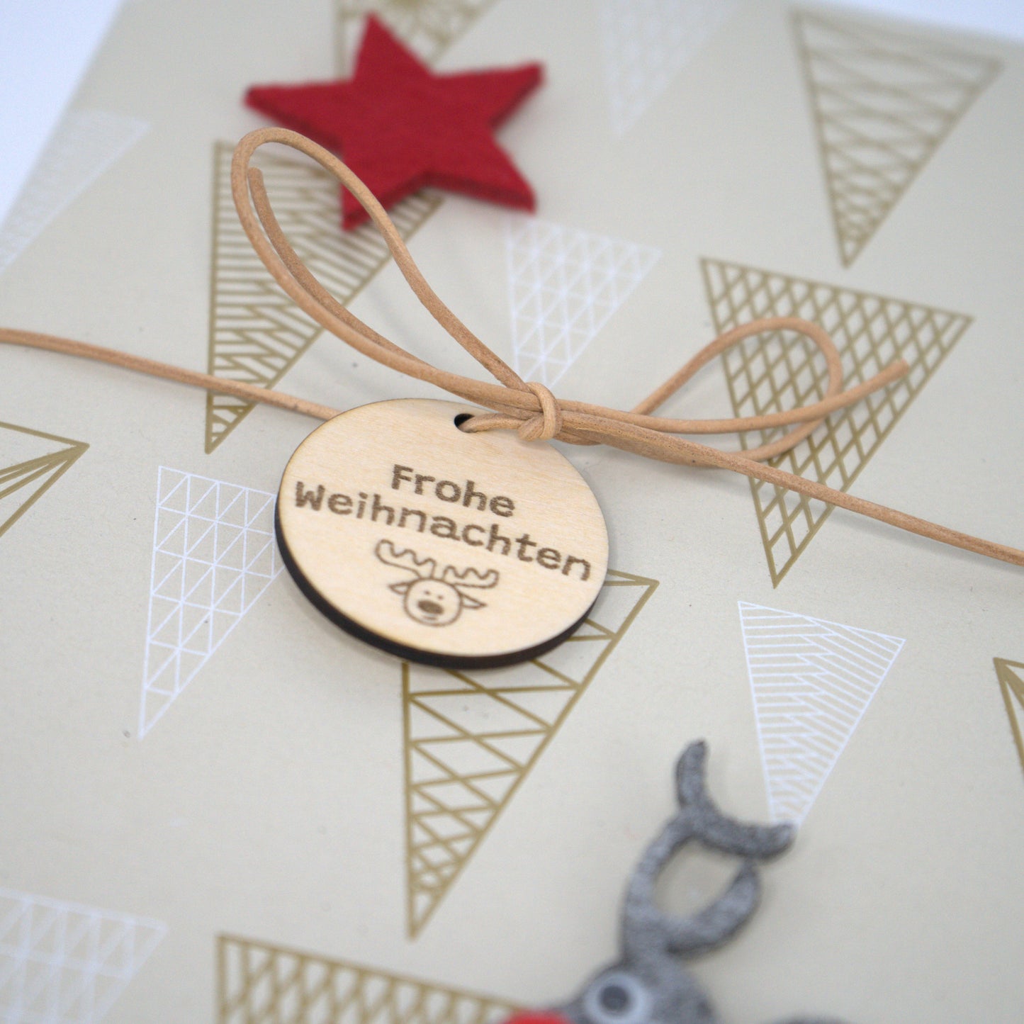 Geschenkanhänger Holz „Frohe Weihnachten“ mit Elchmotiv