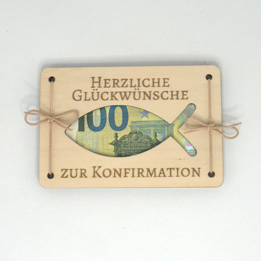 Geldgeschenk zur Konfirmation aus Holz mit Fischmotiv und Sichtfenster für Geldschein