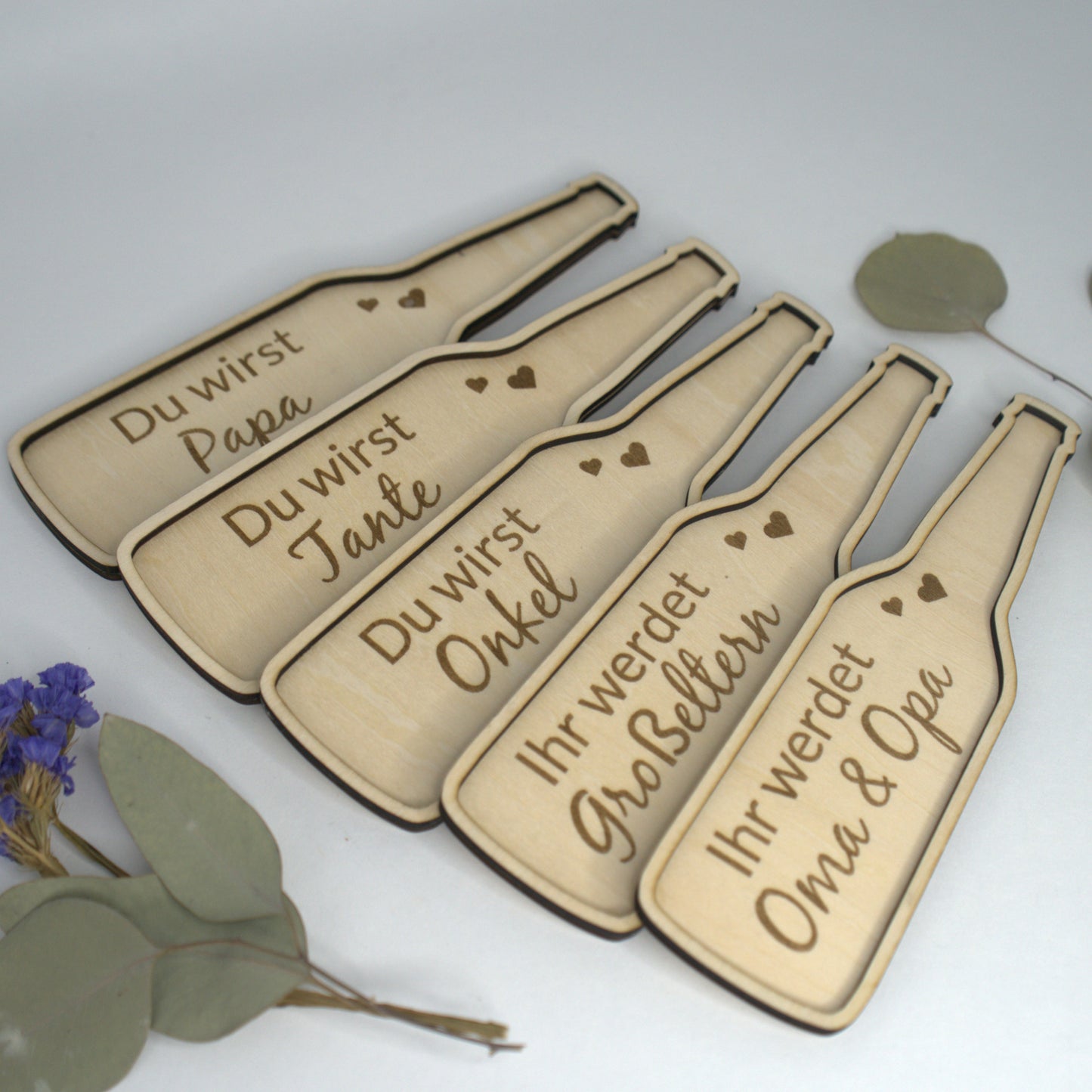 Gravierte Holzflasche mit Nachricht – Geschenk für werdende Großeltern