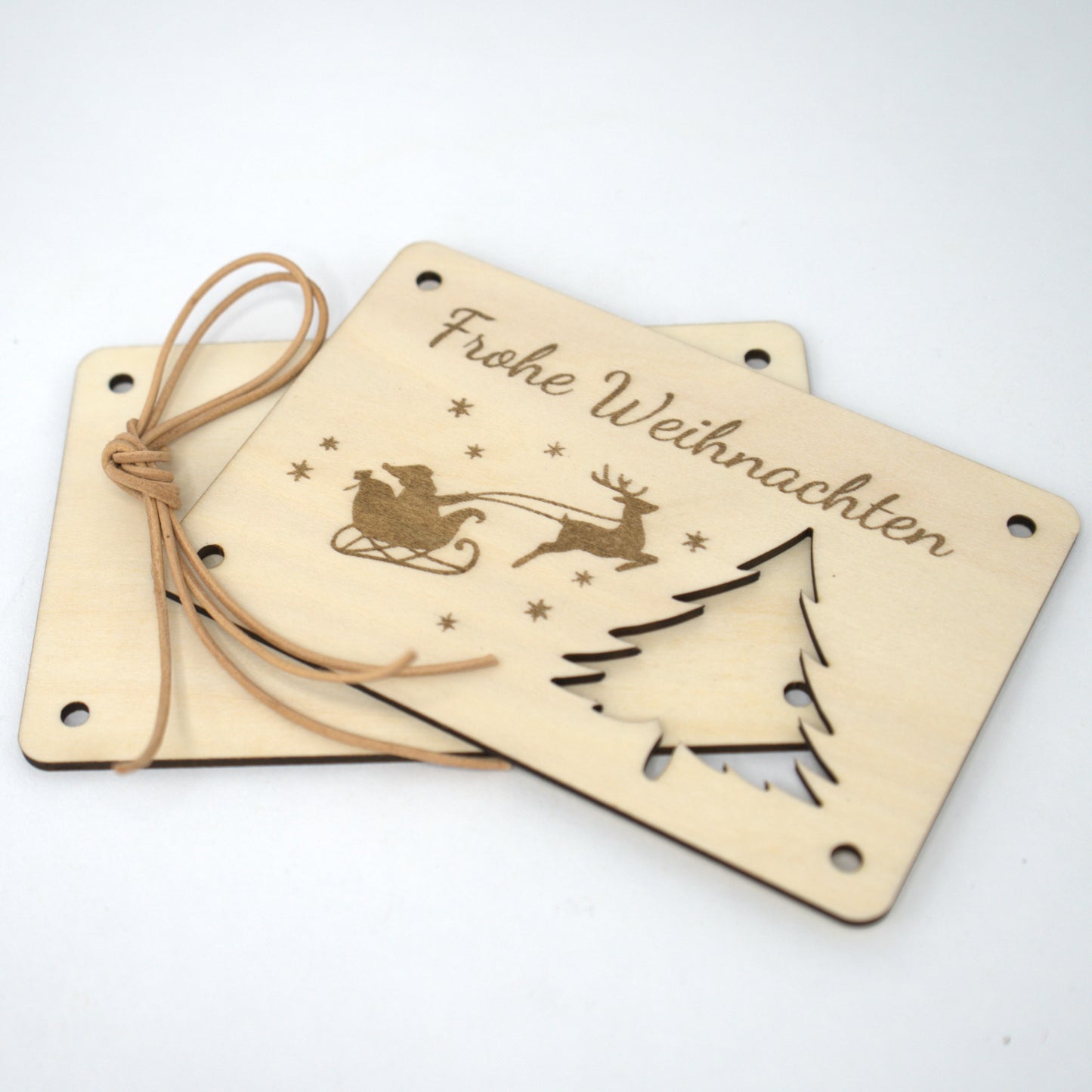 Holz-Geldgeschenk zu Weihnachten mit Gravur und Lederbändchen, Vorder- und Rückseite