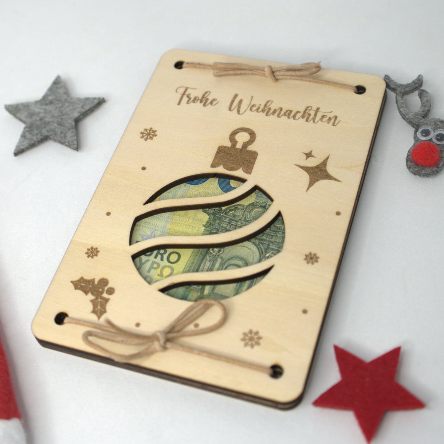 Geldgeschenk Weihnachten – Holzkarte mit Weihnachtskugel „Frohe Weihnachten“
