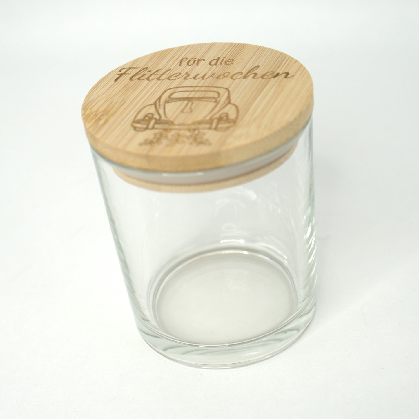 Hochwertiges Geschenkglas mit Gravur Für die Flitterwochen – Glaszylinder mit Bambusdeckel und romantischem Hochzeitsauto
