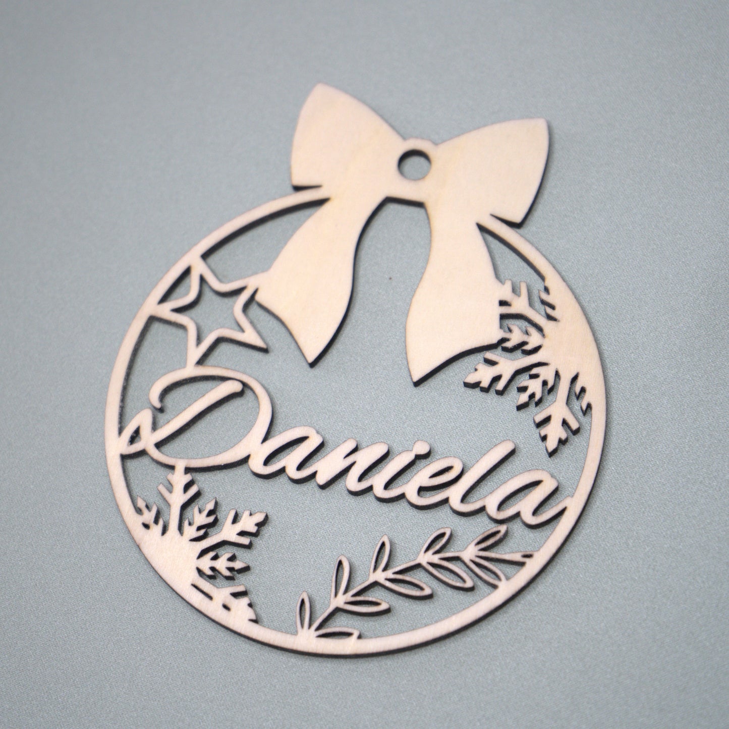 Personalisierter Weihnachtsbaumanhänger aus Holz | 4 Motive zur Auswahl