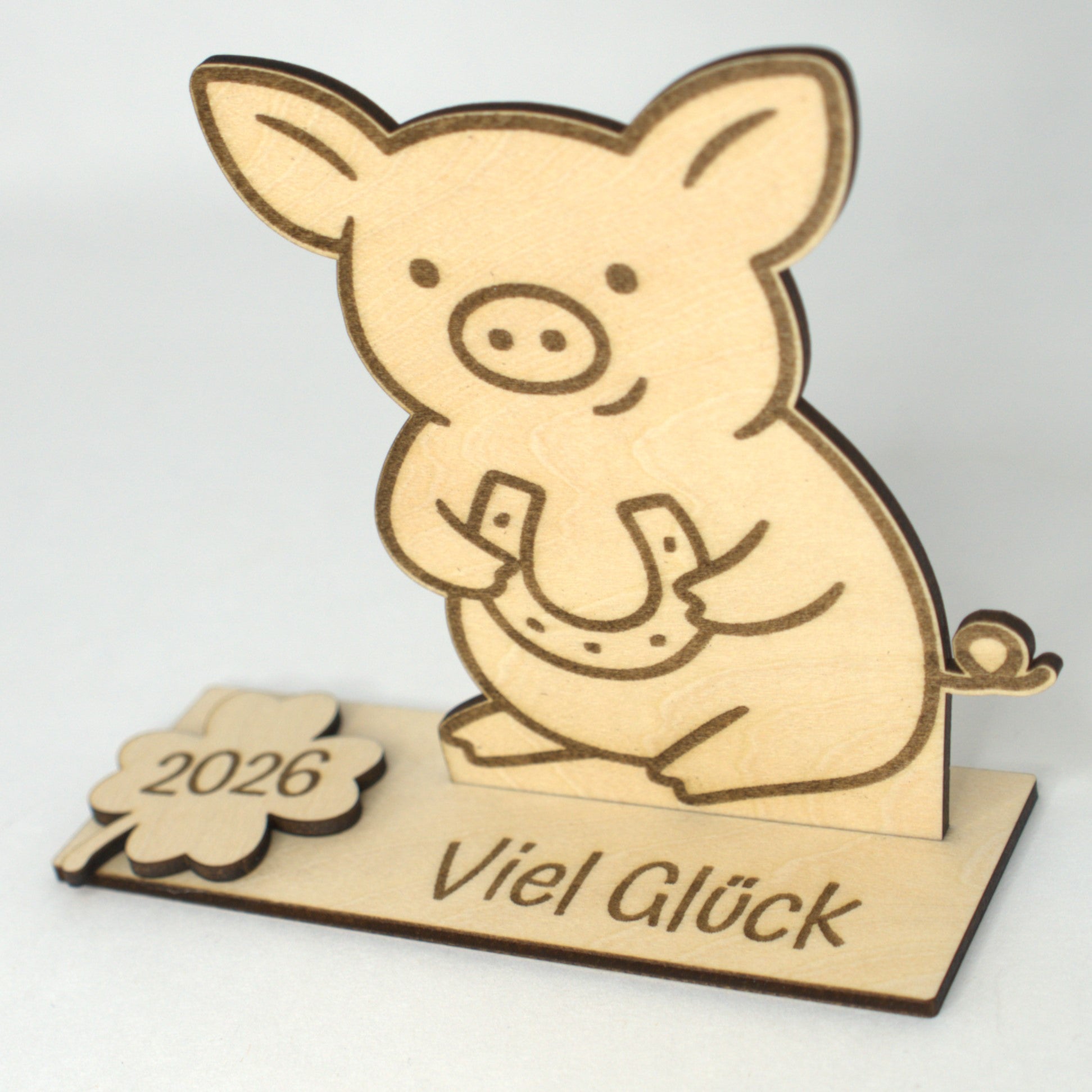 Handgefertigtes Glücksschwein aus Holz als Geschenkidee