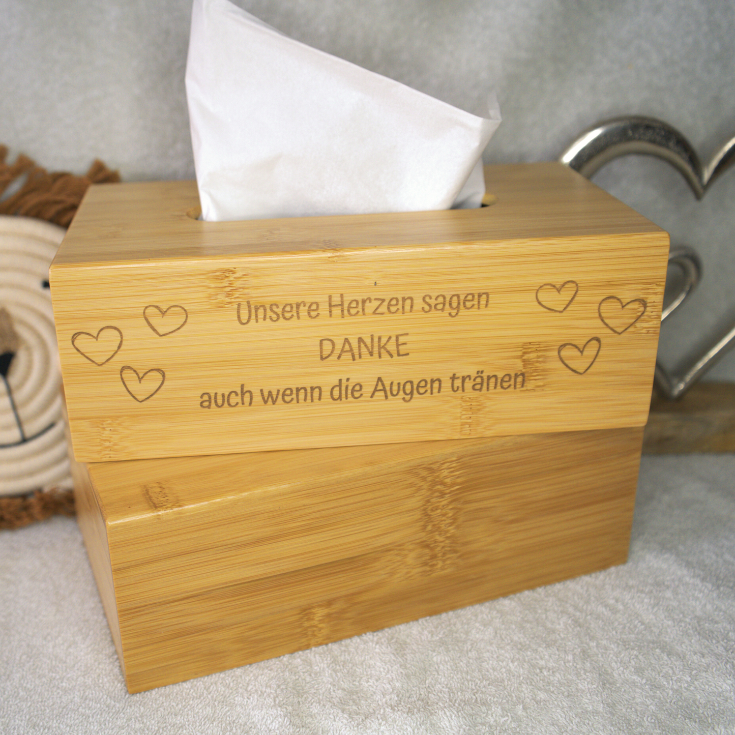Taschentuchbox aus Bambus – „Unsere Herzen sagen Danke“