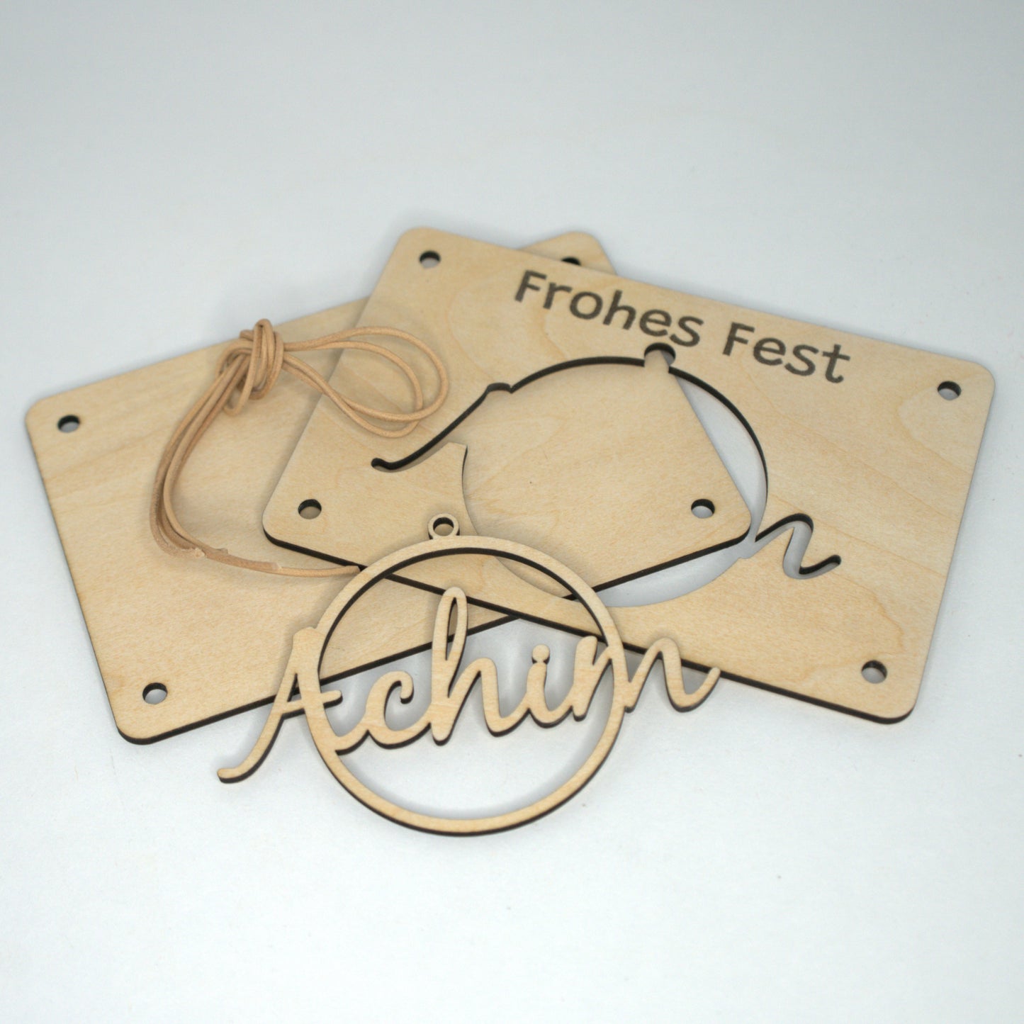 Holzkarte Frohes Fest mit personalisiertem Namensanhänger – kreatives Geldgeschenk Weihnachten.