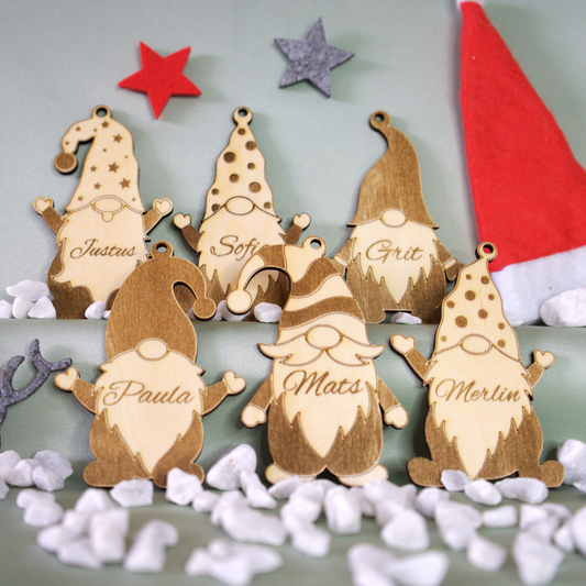 Personalisierte Weihnachtswichtel aus Holz