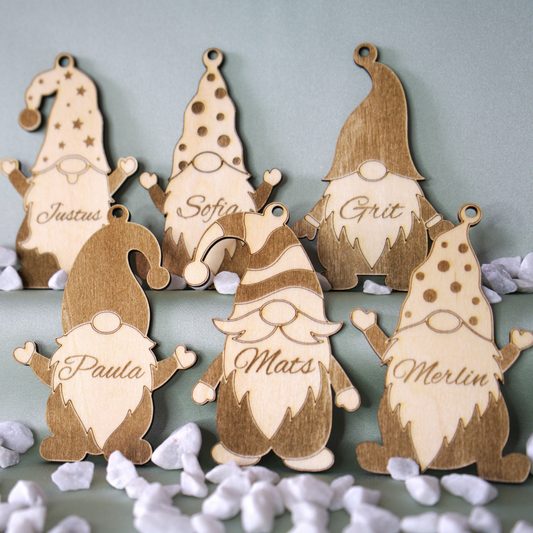 Personalisierte Weihnachtswichtel aus Holz